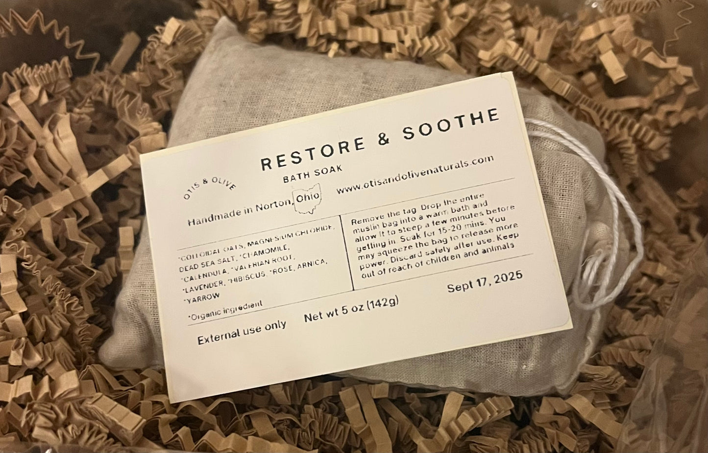 Restore & Soothe bath soak